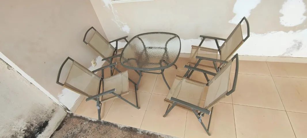 ## Conjunto : mesa + 4 cadeiras ( Jardim e Piscina ) ##