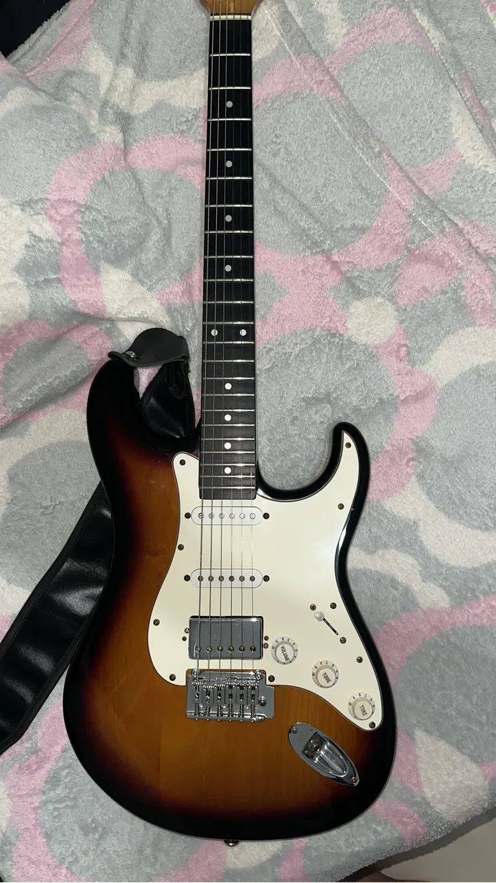 Guitarra Tagima t635