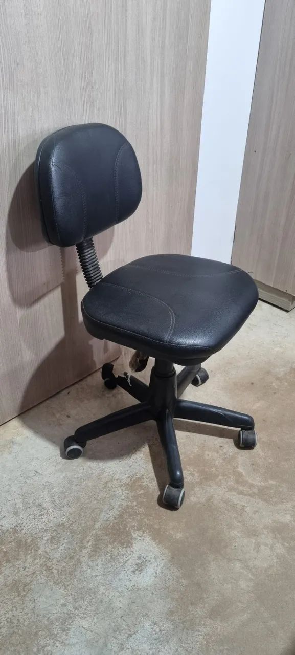 Cadeira escritório giratória 