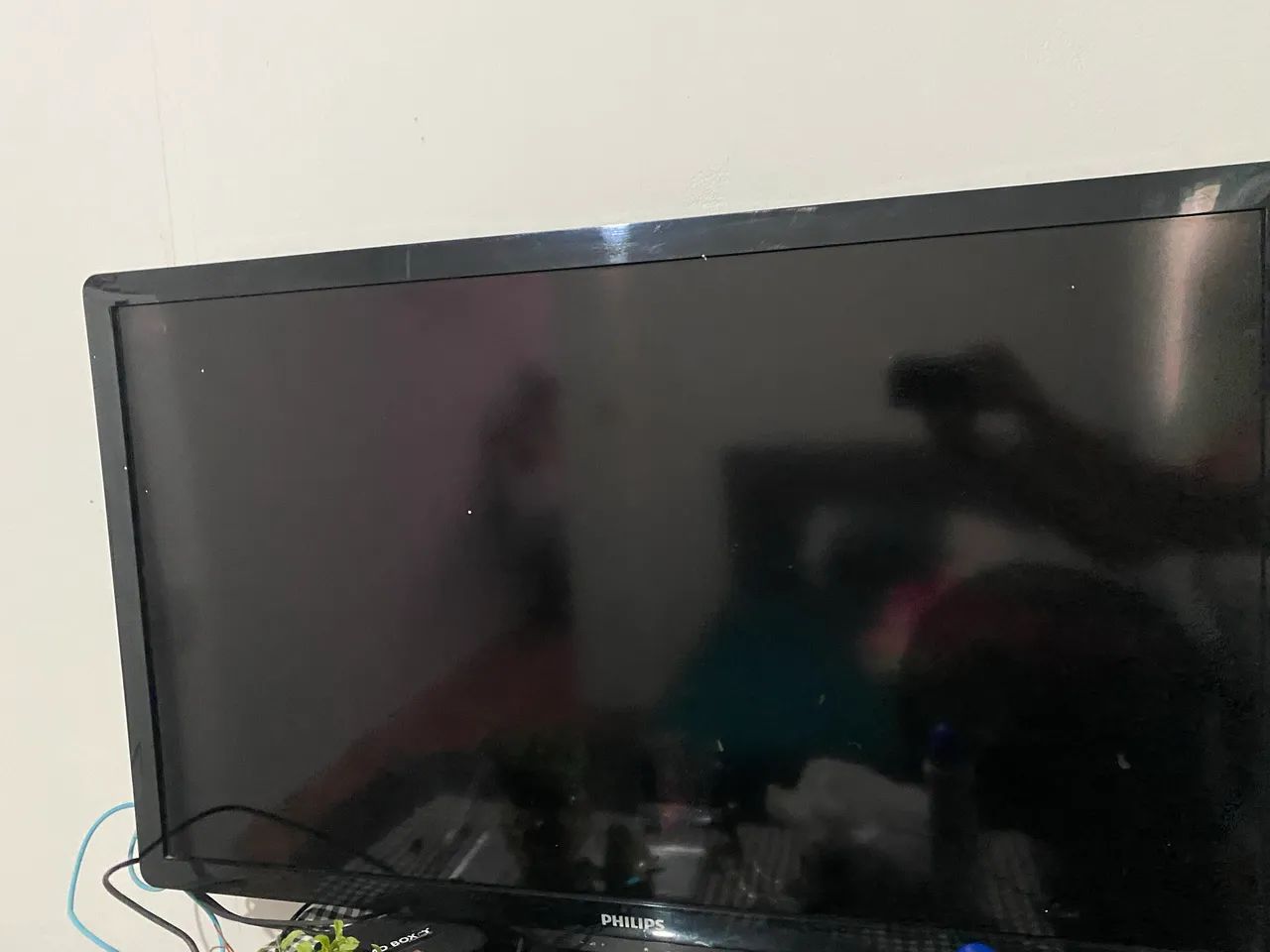 Vendo TV pra retirada de peças 
