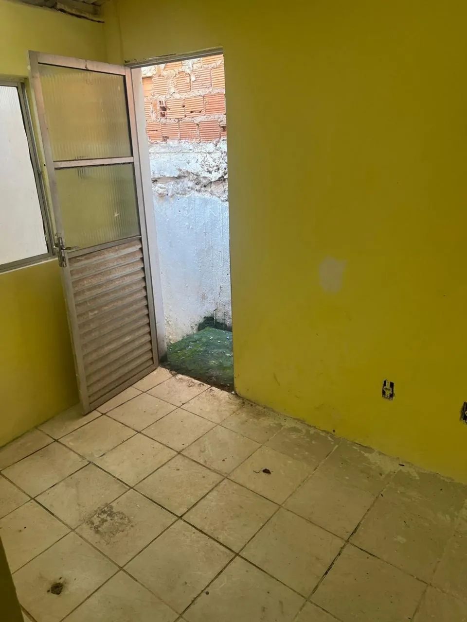 VENDE-SE CASA  - ACEITO PROPOSTAS  - Foto 3