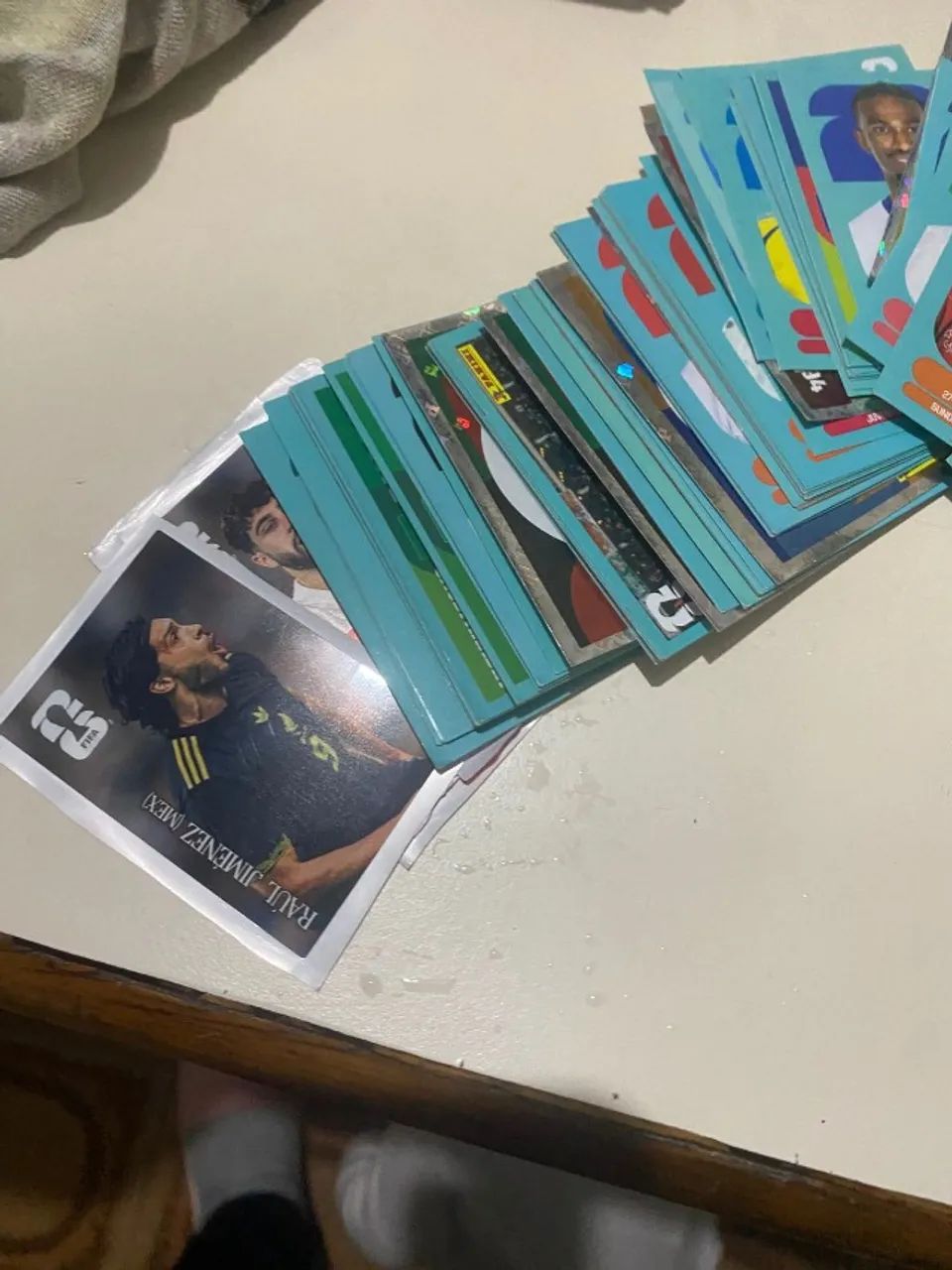 Vendo ou Troco Figurinhas da copa 2026 - tenho comuns e da coca - Foto 3