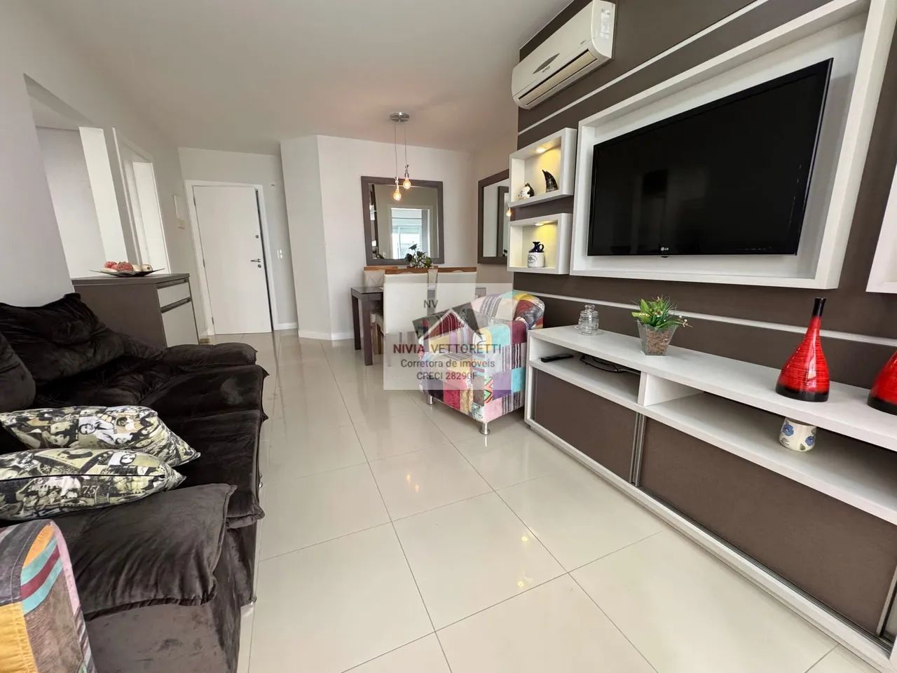 Apartamento 2 dormitórios mobiliado 400 metros do mar! - Foto 3