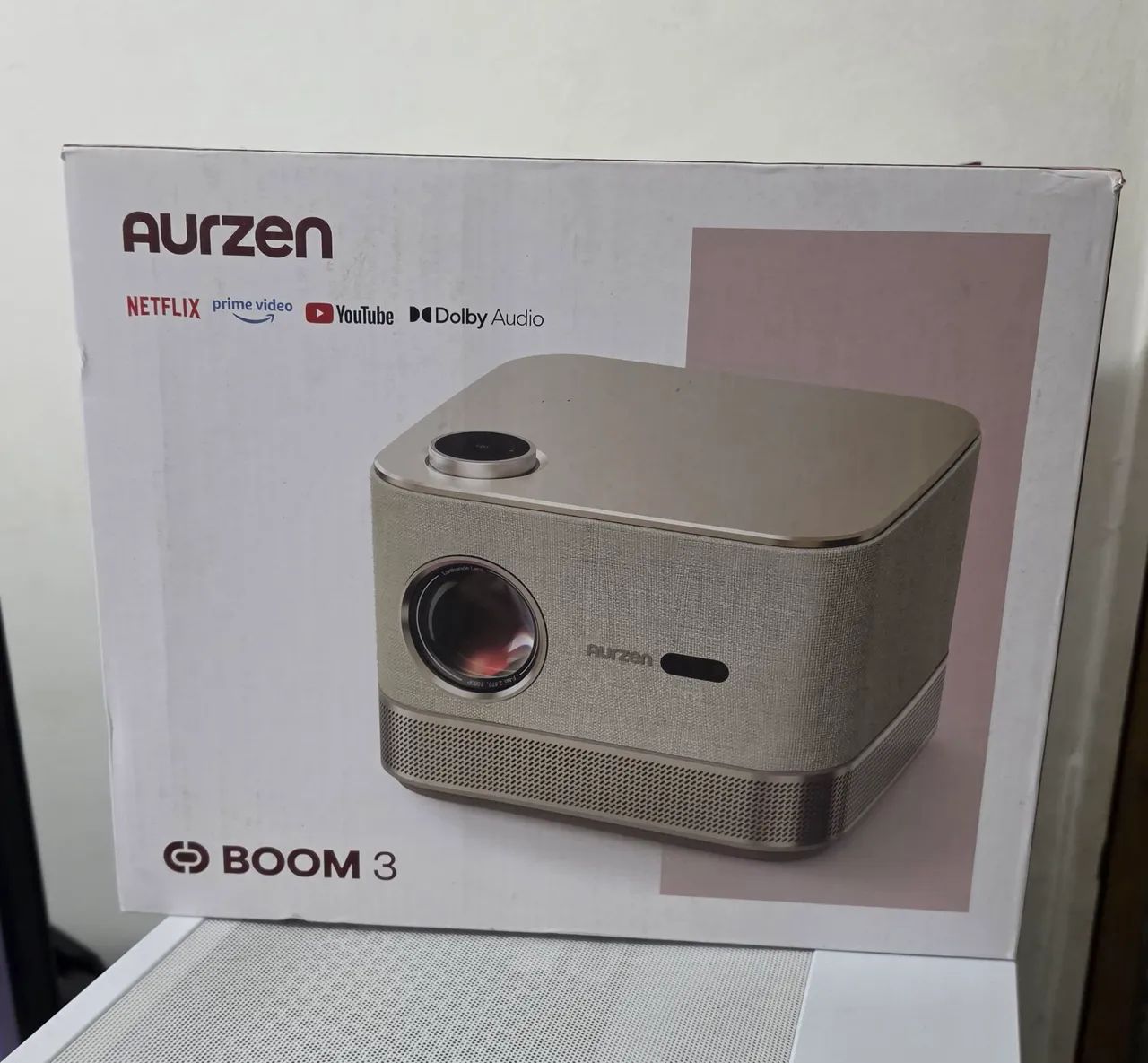 Projetor 4K Full Hd, AURZEN BOOM 3, Wi-Fi, Bluetooth, som 36W, foco automático - Lacrado