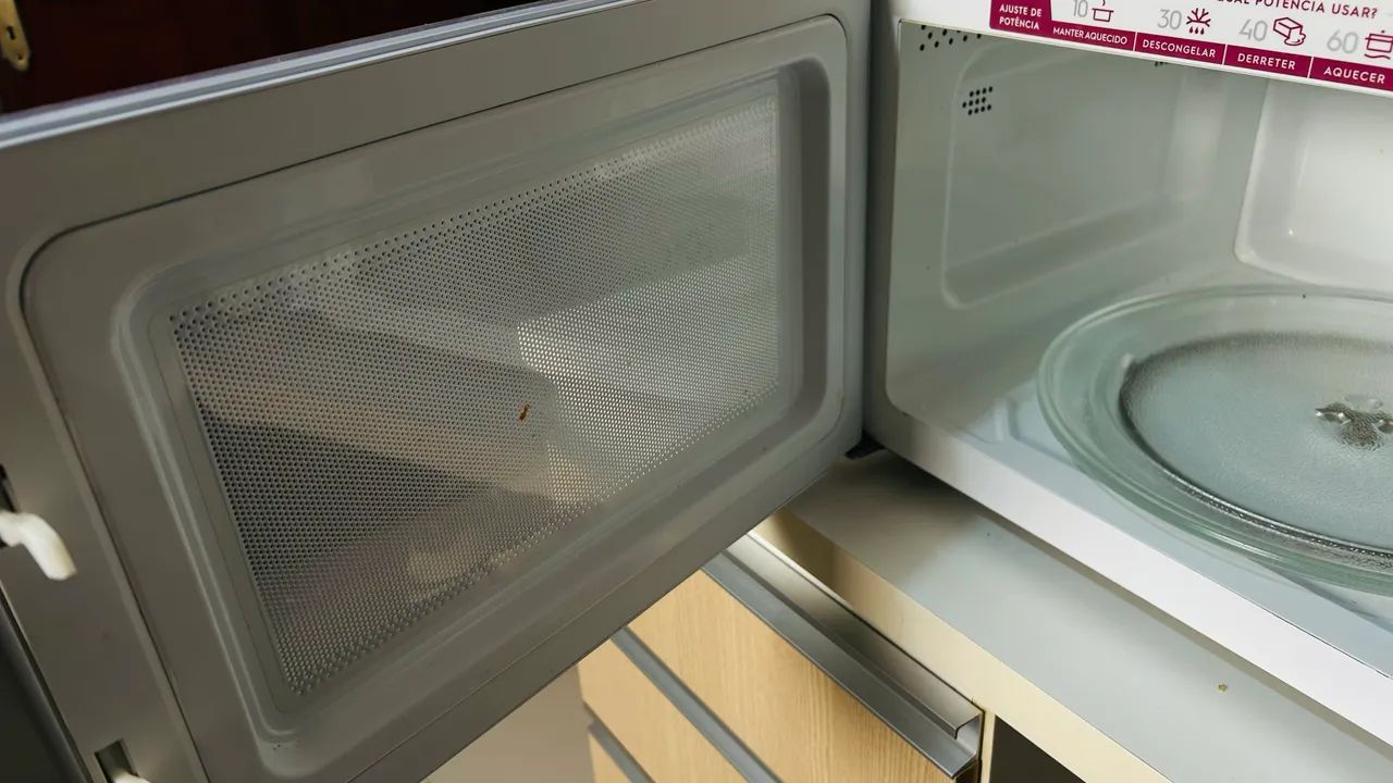 Vendo Microondas Electrolux 34L branco em perfeito funcionamento  - Foto 2