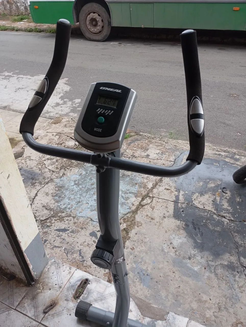 Bicicleta ergométrica Magnética 150kg - Foto 3