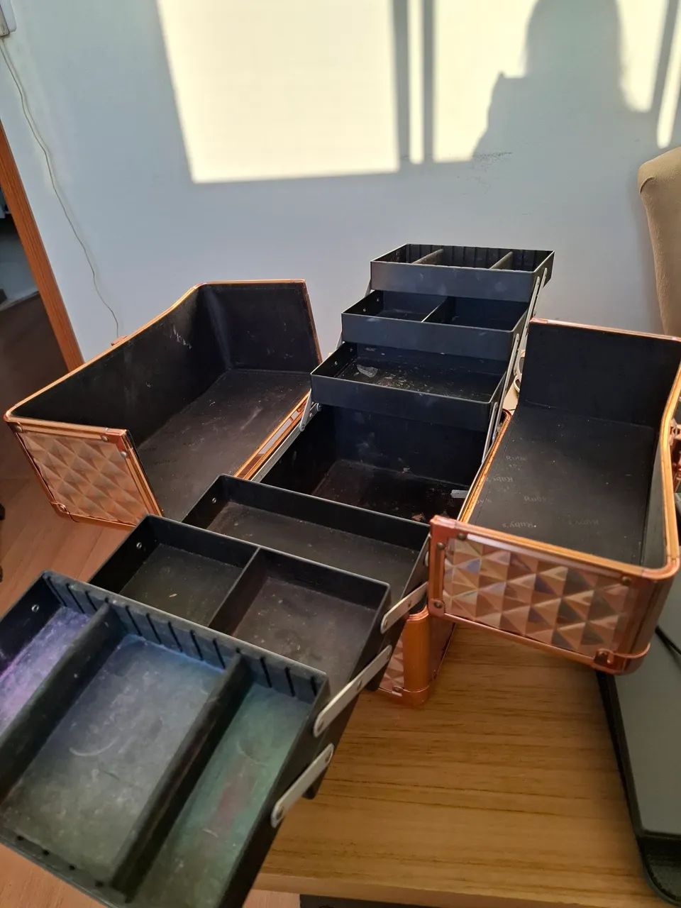 maleta de maquiagem rosê gold - Foto 4