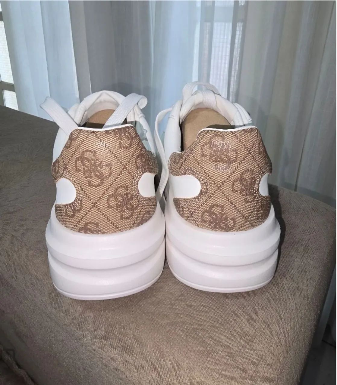 Tênis Branco Guess Original  - Foto 4