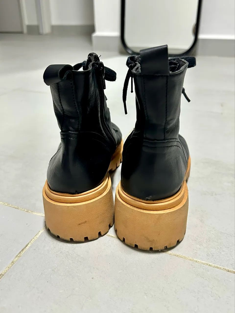 Coturno Preto Chunky com Solado Tratorado - Foto 5