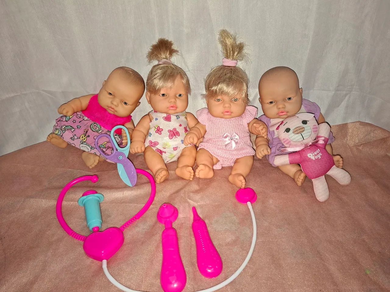 Kit 4Bonecas  Mini Bebês + Acessórios Barato  - Foto 5
