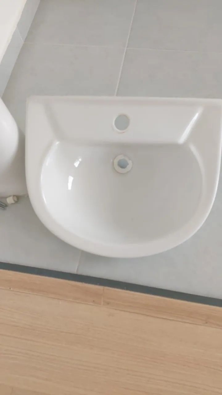 Vendo Pia de banheiro com coluna - Foto 3