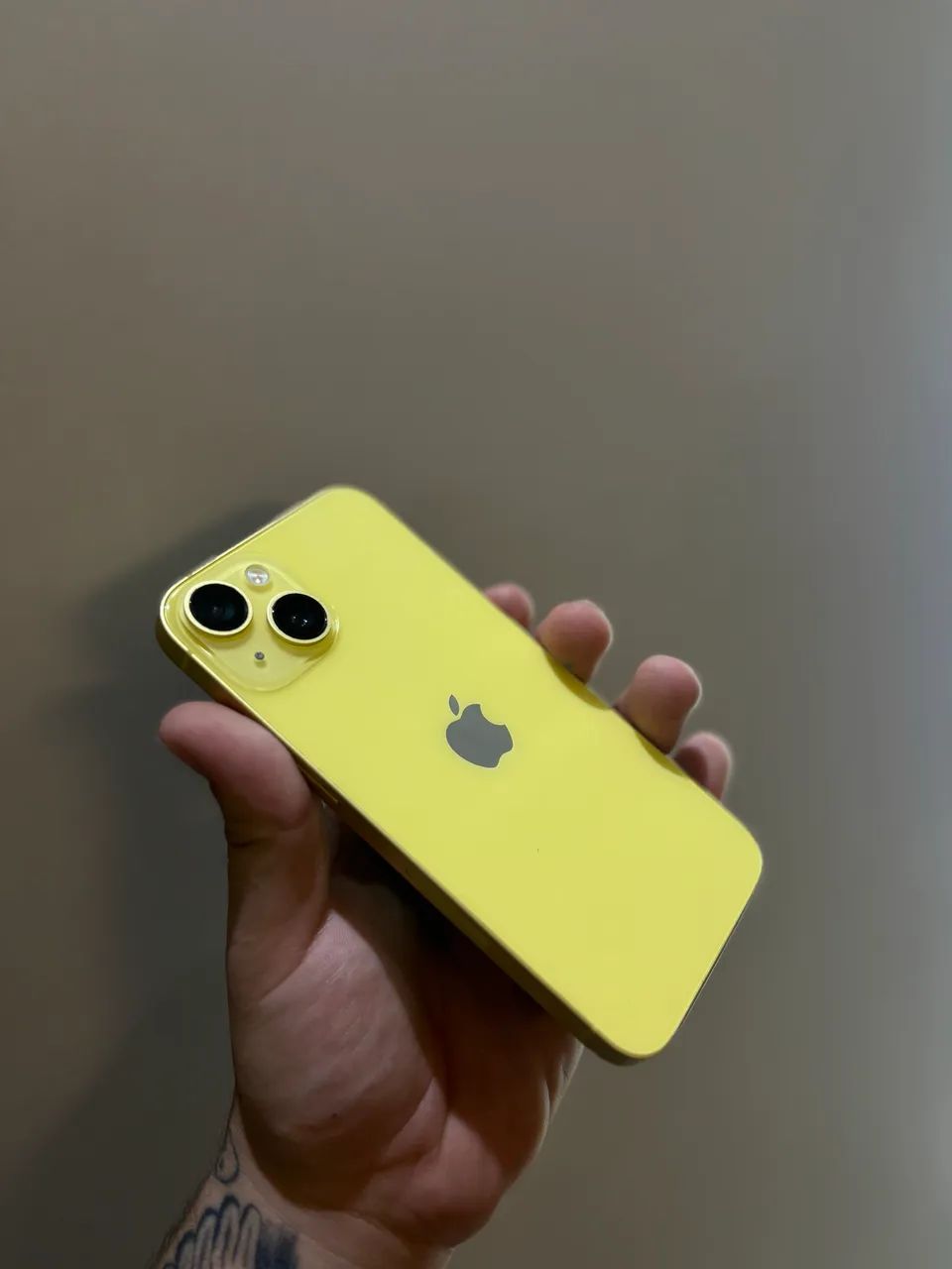 Iphone 14 Yellow 128gb 2250 SO HJ - Celulares e Smartphones