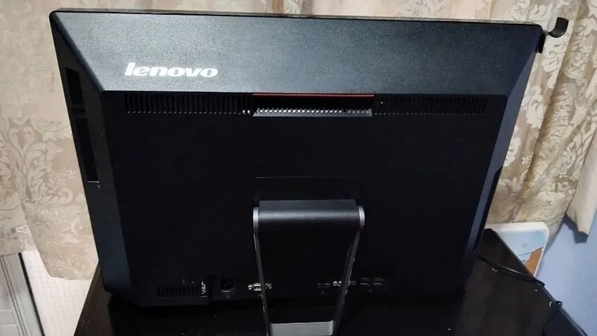 COMPUTADOR LENOVO THINKCENTRE ALL IN ONE - Foto 2