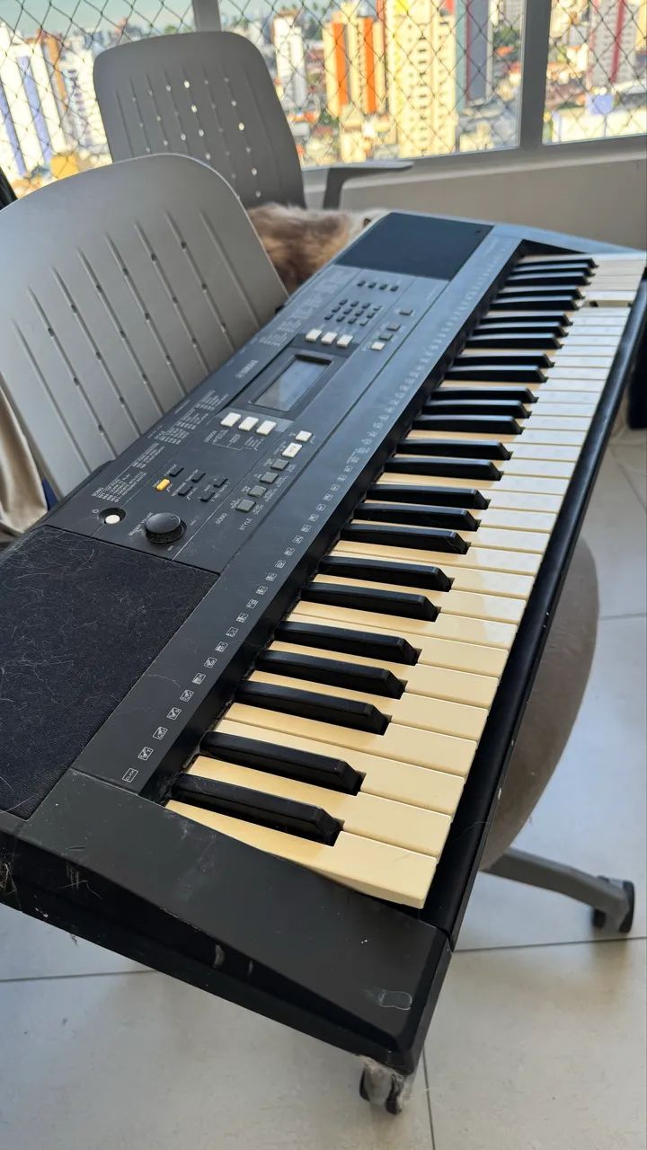Teclado Yamaha E343