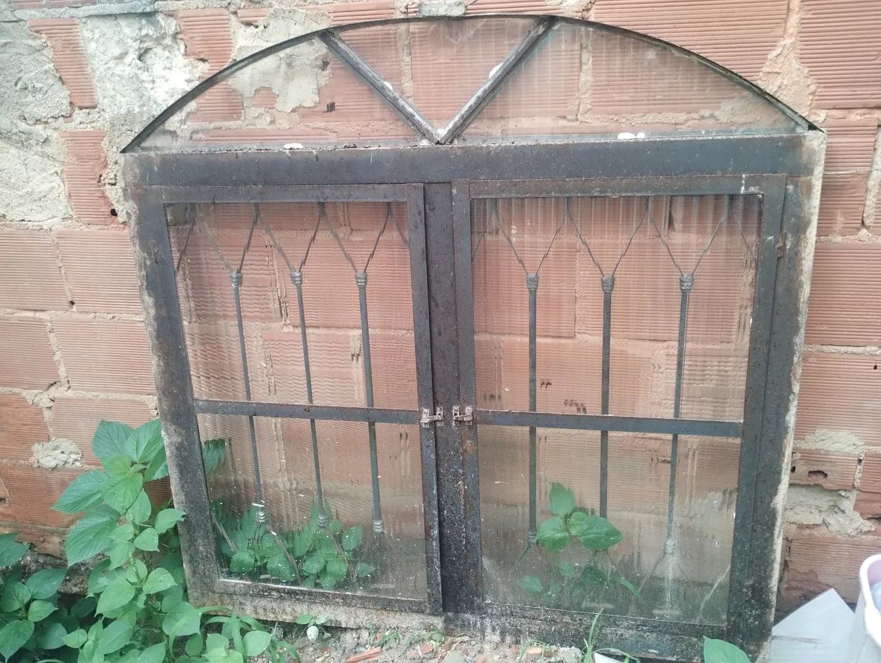 Window 431160458667642880