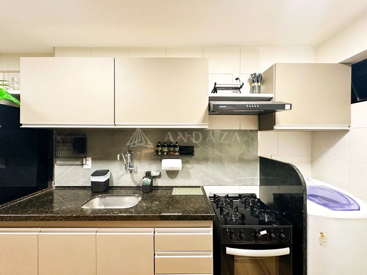 Impecável! Apartamento 1 dormitório, completo e recém reformado, a uma quadra da praia. - Foto 9