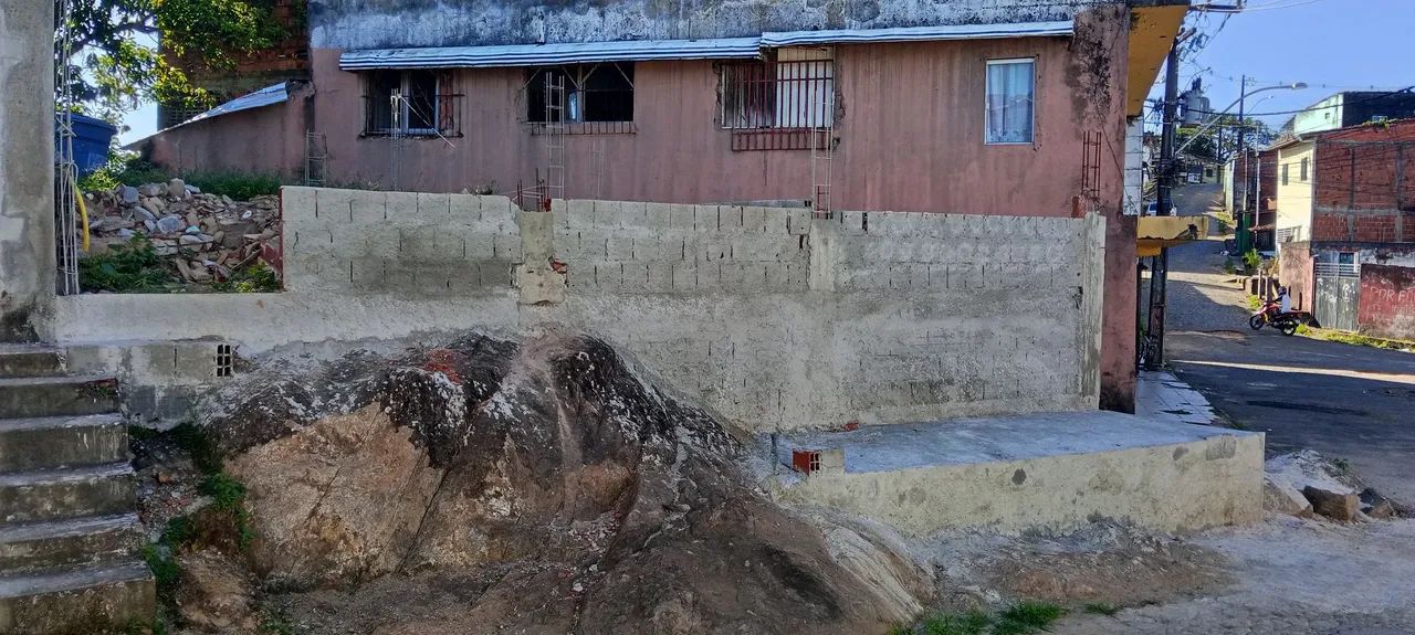 Vende-se Esse Terreno Com Estrutura Pronta 