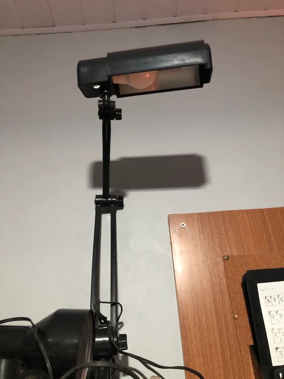 Luminária para mesa de estudos 