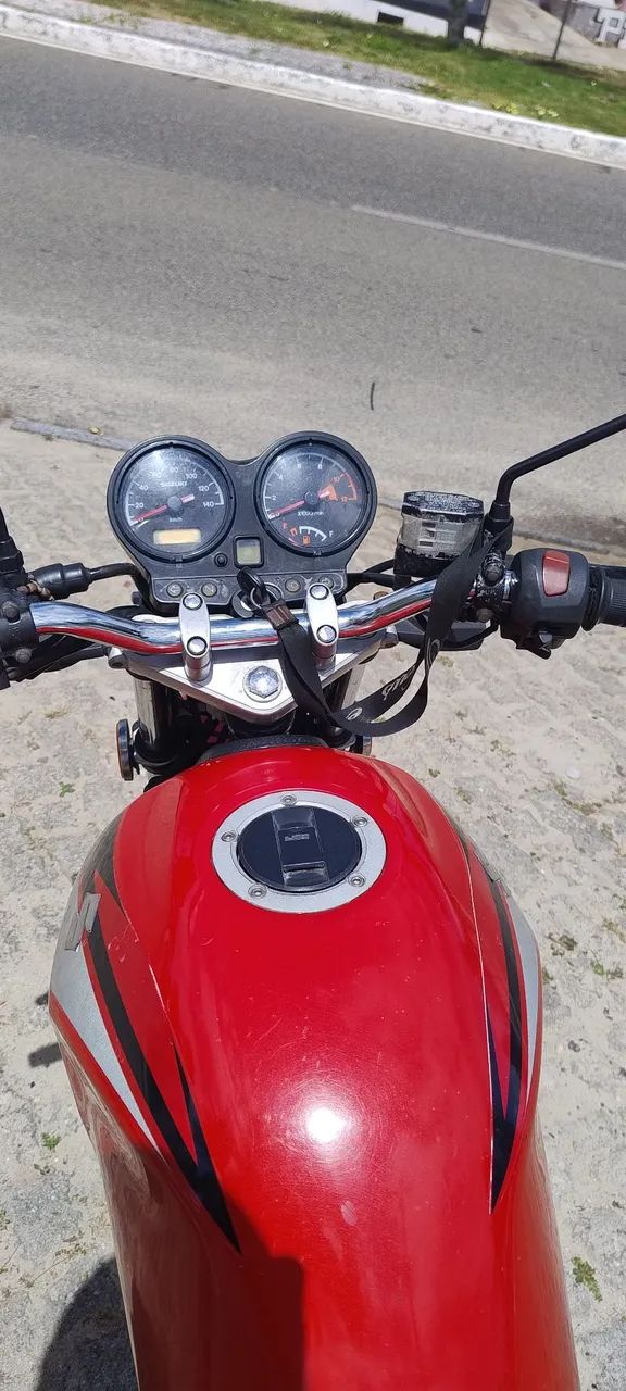 Vendo Suzuki GSR 2013 - Foto 3