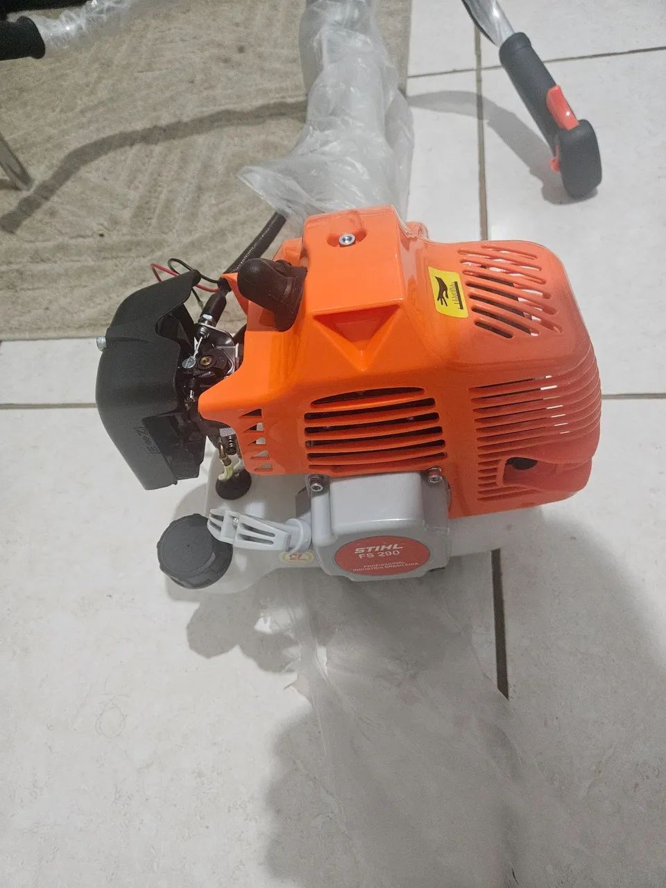 Vendo  rocadeira. Stihll  modelo  Fs 290 zerada sem uso. - Foto 2