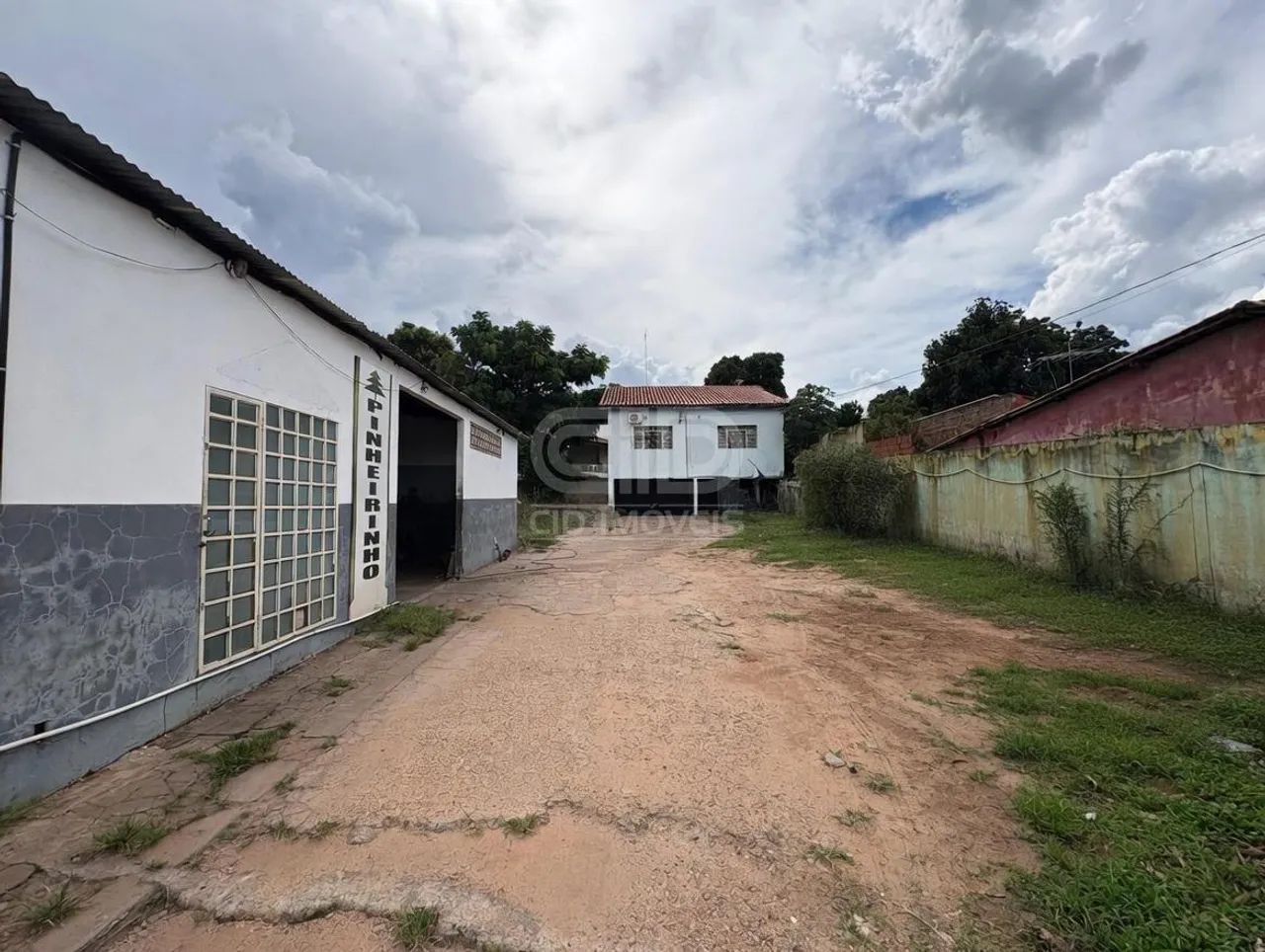 Casa comercial à venda no bairro Poção - Foto 2