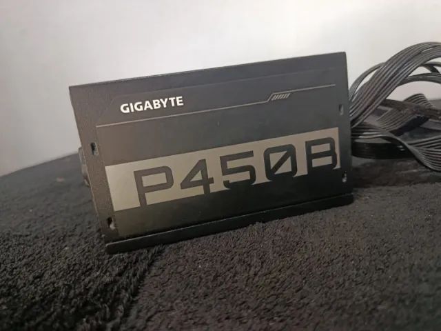 Fonte 450B Gigabyte ?