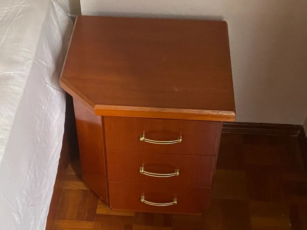 Cama de casal com 4 gavetões, colchão e 2 criados - Foto 4