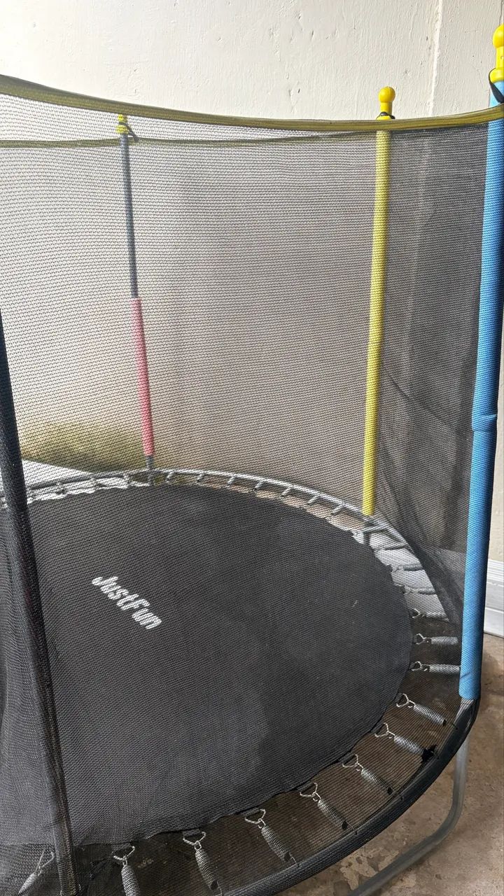 Vendo pula pula semi novo  - Foto 3