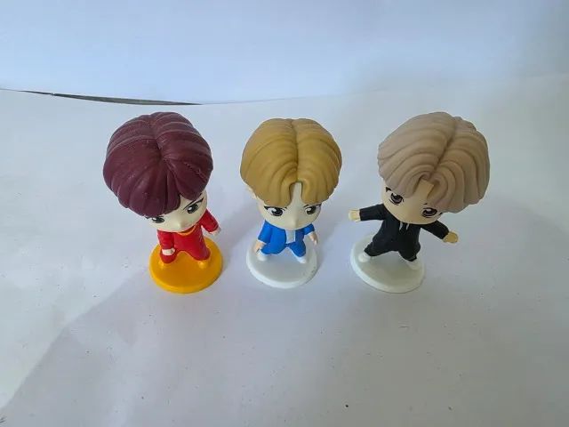 Bonecos BTS coleção Mc Donald's 2026 - Foto 2
