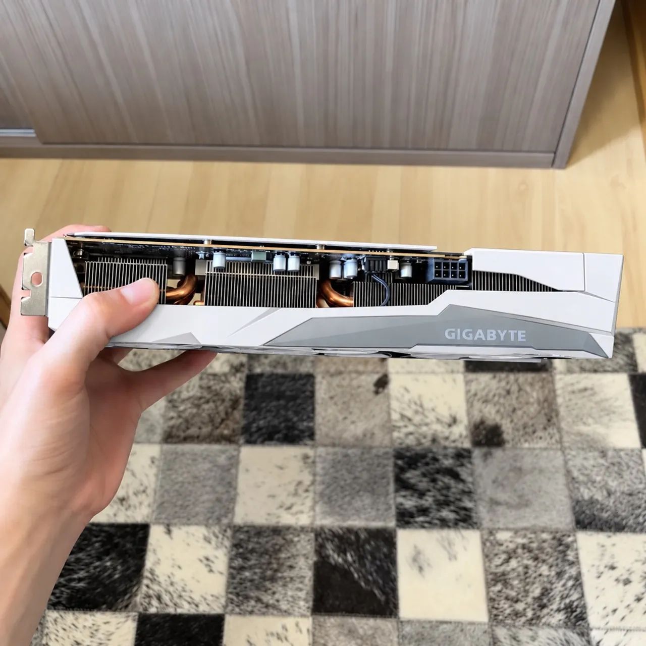 RX 7600 GIGABYTE 8GB BRANCA - Foto 2