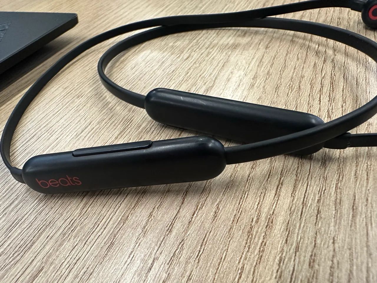 Fone Beats Flex 12 hs de som - Foto 2
