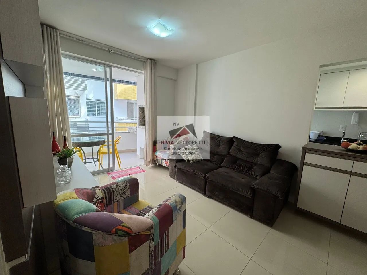 Apartamento 2 dormitórios mobiliado 400 metros do mar! - Foto 2