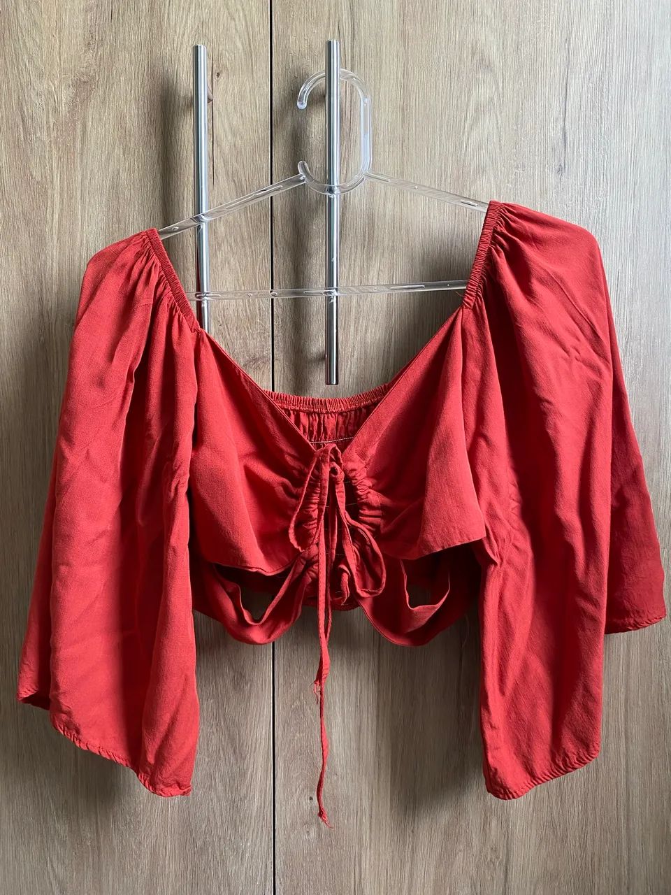 Cropped marrom terroso 