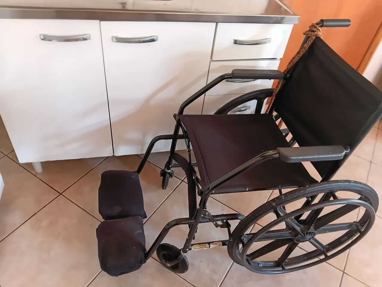 Cadeira de rodas  - Foto 2