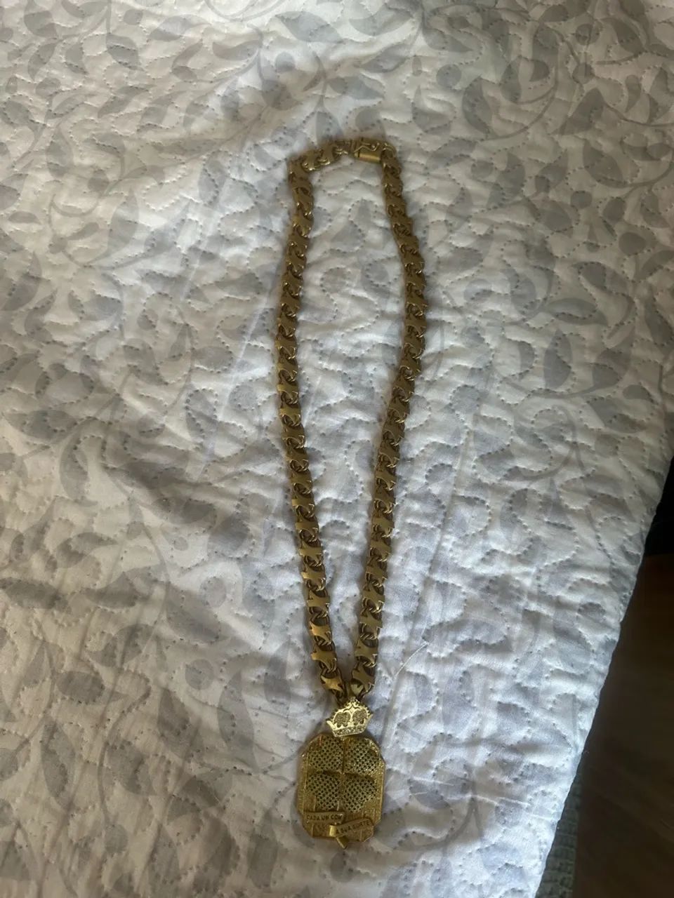 Vendo cordão de moeda antiga novo 