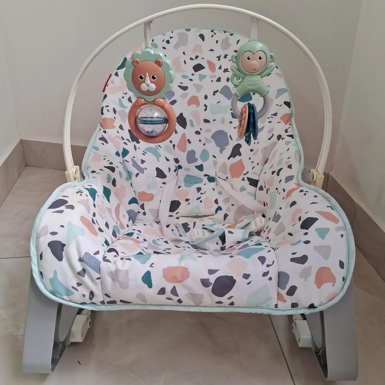 Cadeirinha de descanso infantil