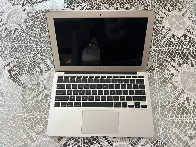 macbook air 11 i5 2gb