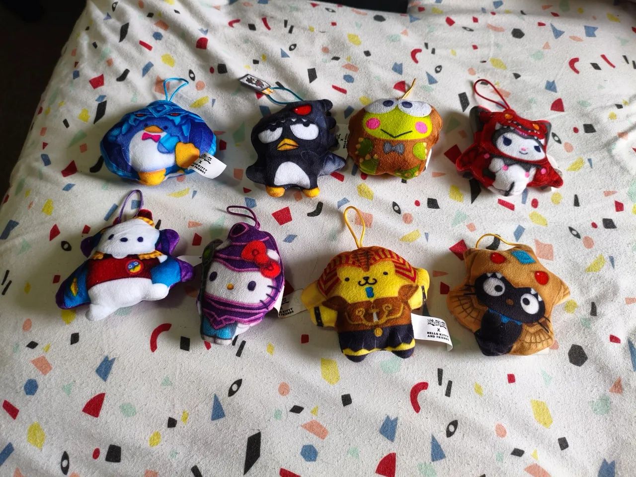 hello kitty x yugioh chaveiros mc Donald's - Brinquedos e Jogos