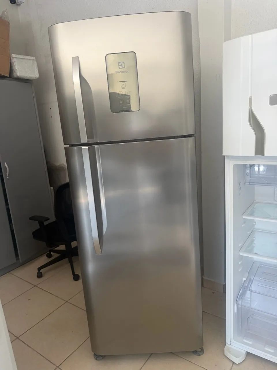 Geladeira 220v Eletrolux Duplex inox 350 litros - Foto 2