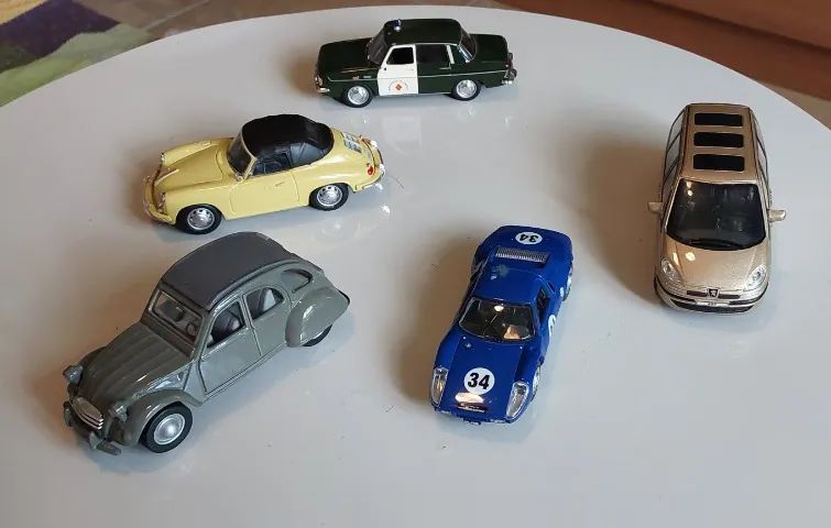 Lote de Miniaturas 1/43 BURAGO e outras - Foto 2