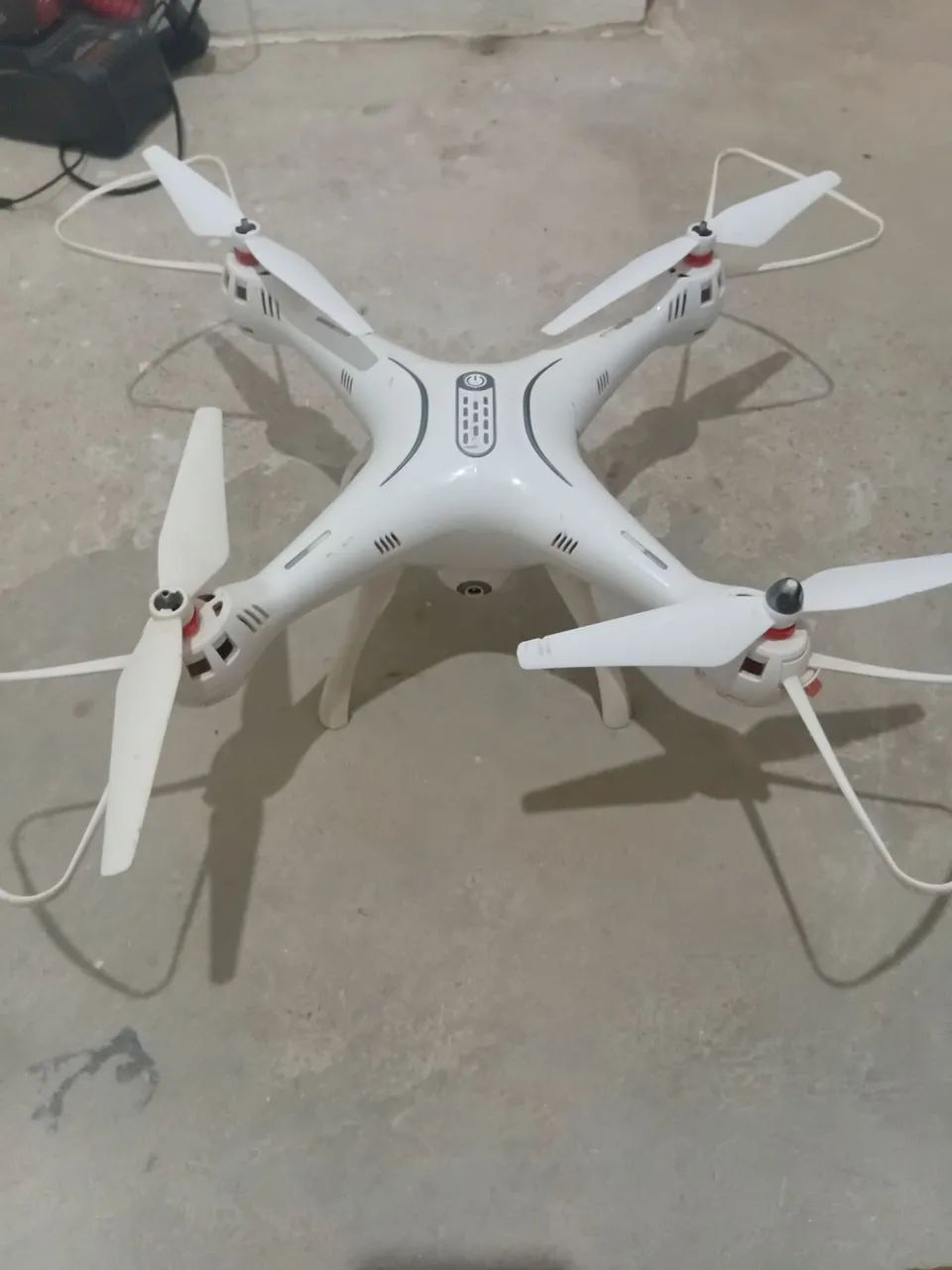 Observação : ELE ESTÁ SEM A BATERIA DO DRONE 
