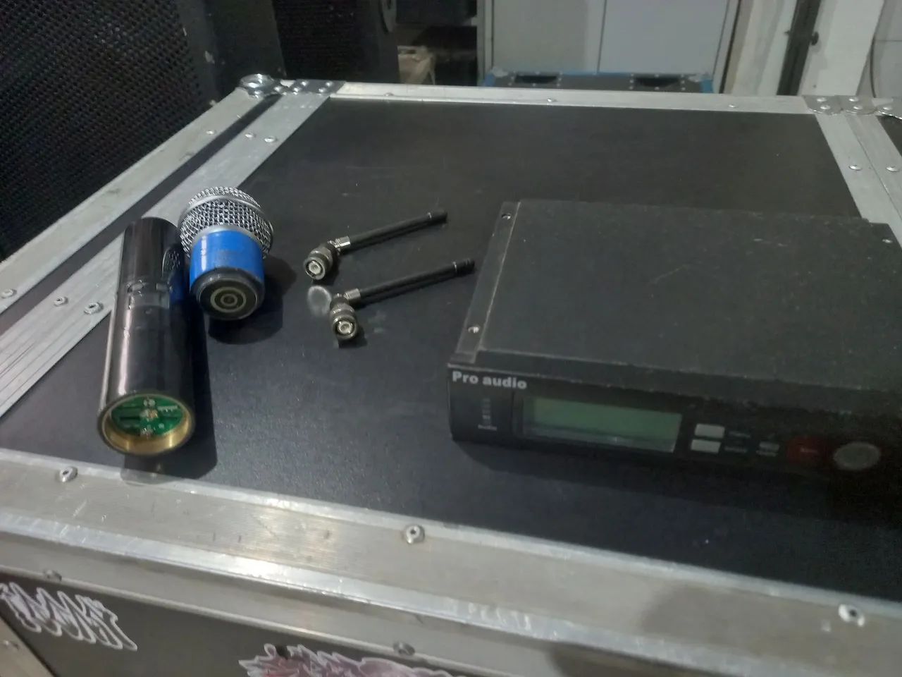 MICROFONE SEM FIO PRO ÁUDIO COM DEFEITO  - Foto 2