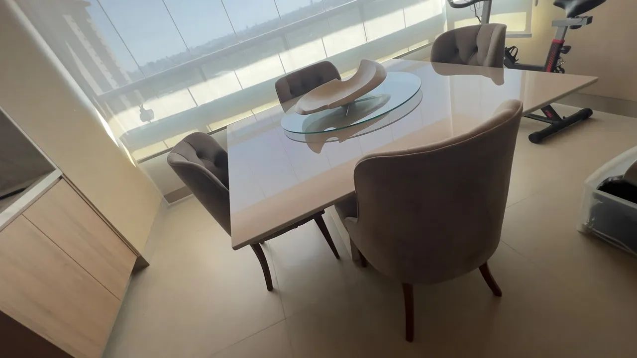 Conjunto mesa com 06 cadeiras. - Foto 4