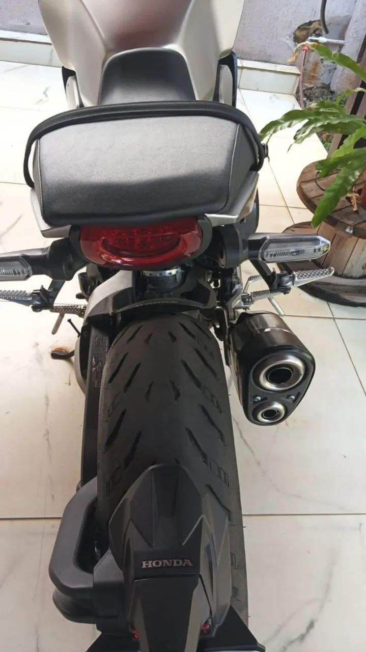 CB 1000r