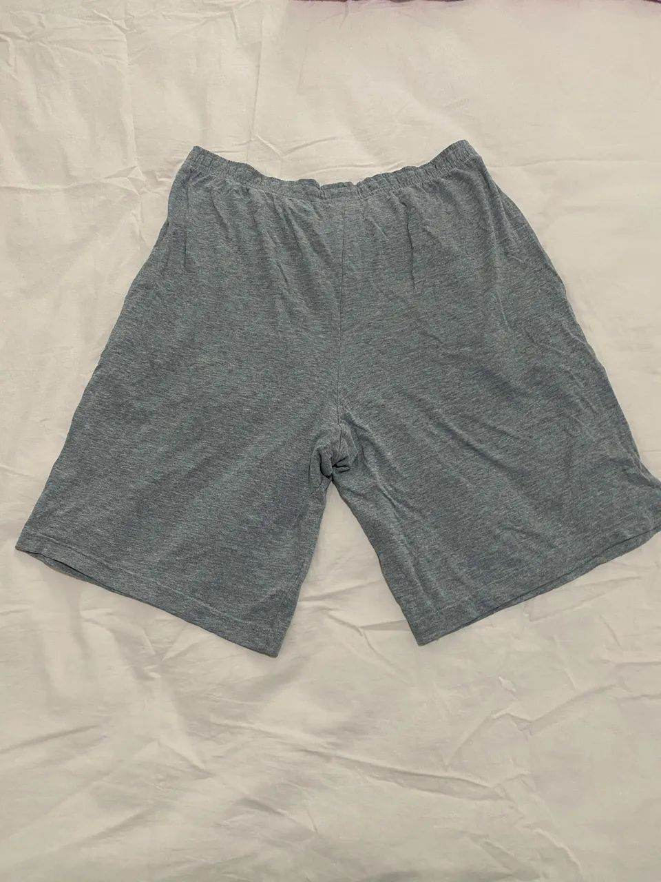 Bermuda Adidas moletom cinza (M) - Foto 2