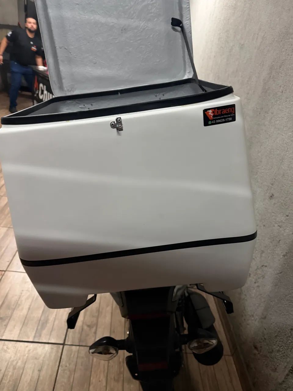 Caixa de entrega 90litros