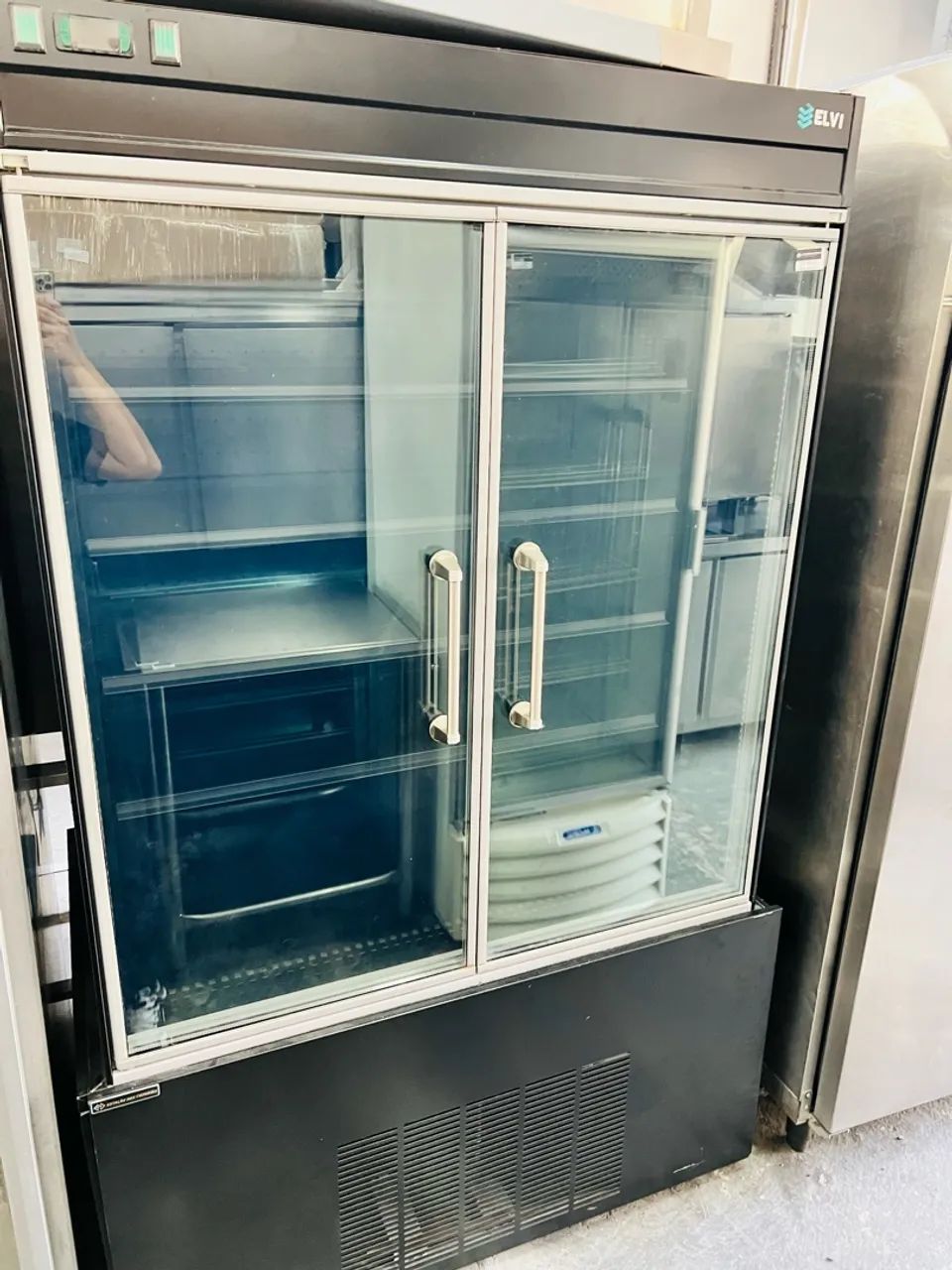Auto serviço expositor refrigerado 02 portas Elvi 