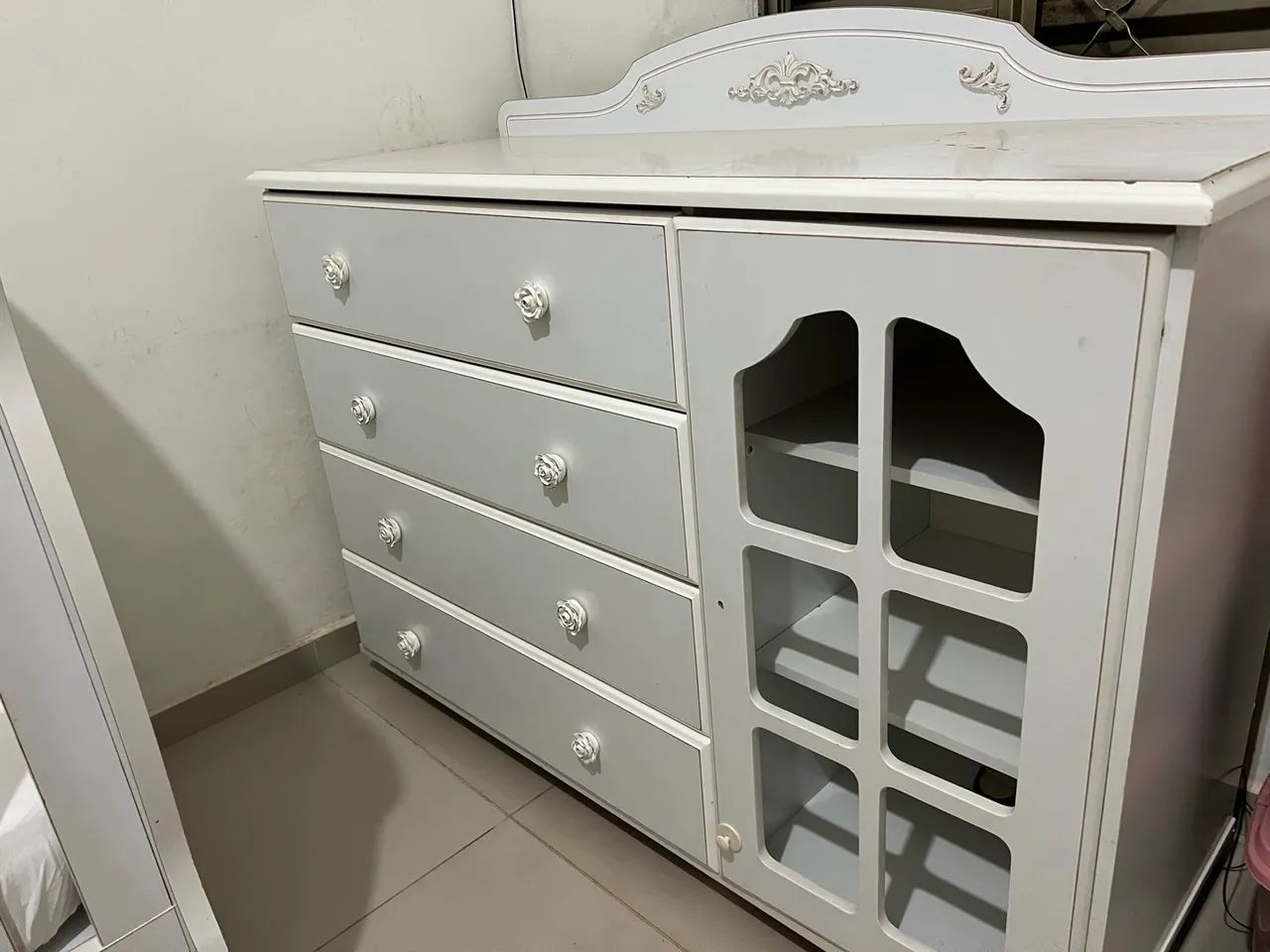 Berço e cômoda 