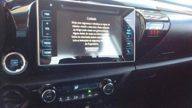 TOYOTA HILUX CD SRX 4X4 2.8 TB AT Cinza 2018/2018 - Foto 15