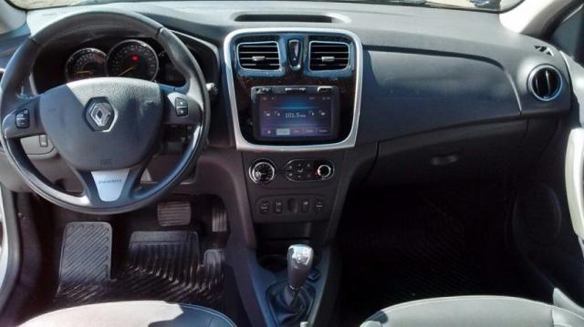 RENAULT LOGAN EXCLUSIVE NOVA SÉRIE 1.6 8V EASYR HIPOWER FLEX Prata 2014/2015 - Foto 6